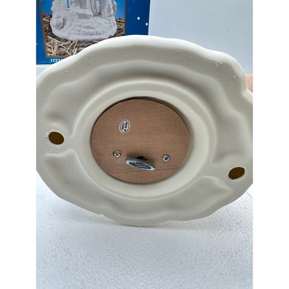 Vtg Large Nativity Set Ceramic Glazed Porcelain Christmas music Box Silent Night - Picture 6 of 12